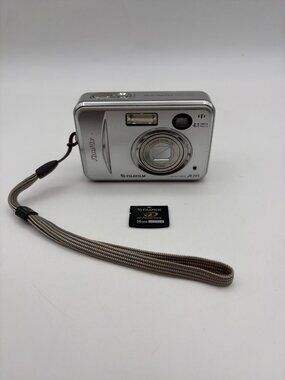 Fuji Fujifilm FinePix A345 4.1 MP Digital Camera w/ 516MB XD Picture Card Tested